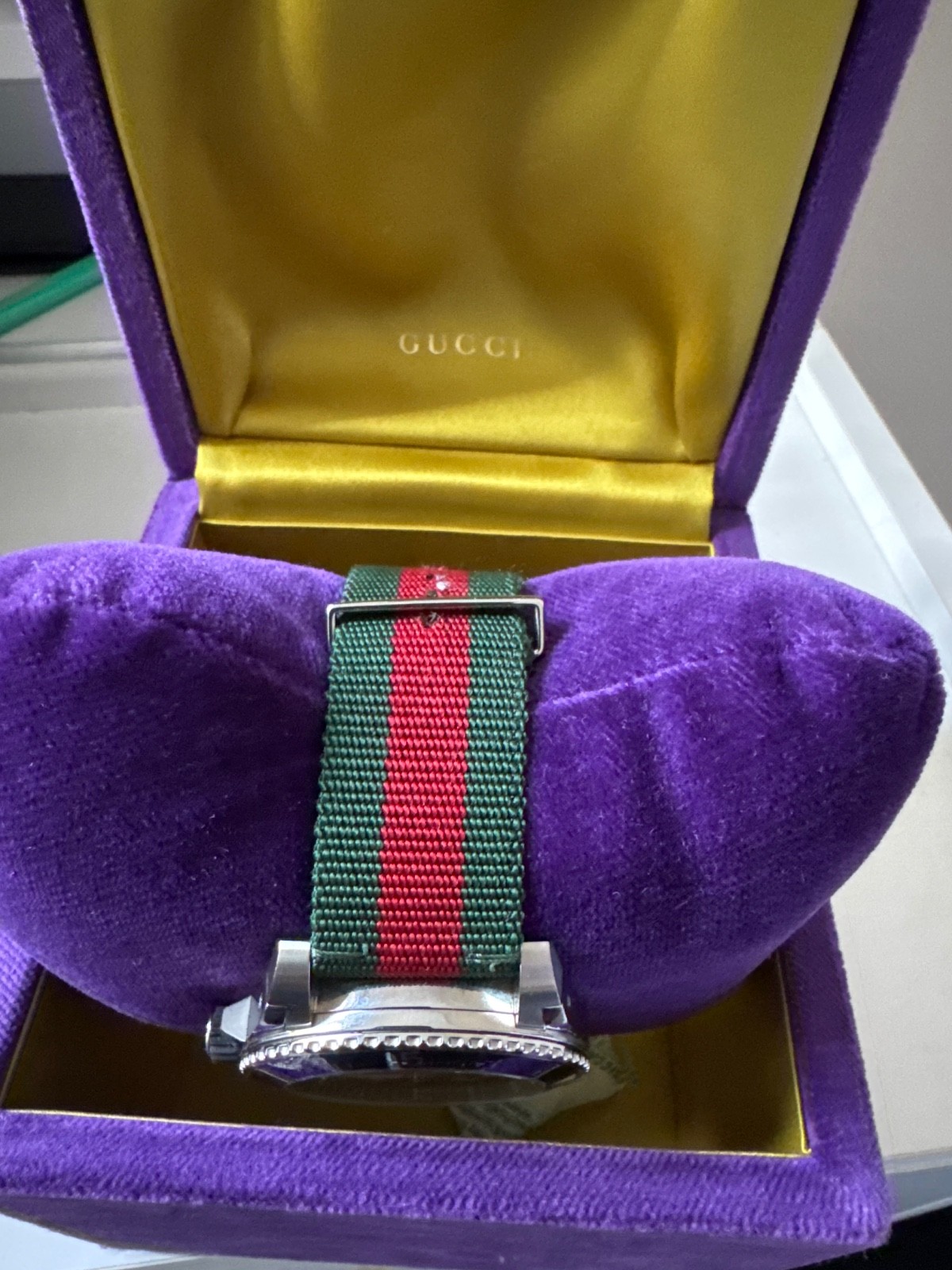 Gucci Dive YA136206 Men’s Watch – Red/Green