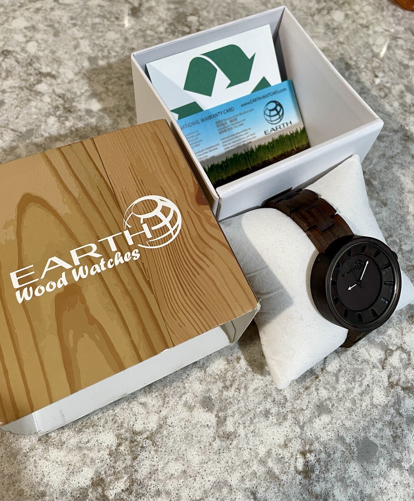 NEW Earth wood Men’s walnut Collection Eco Friendly Wood Round Watch