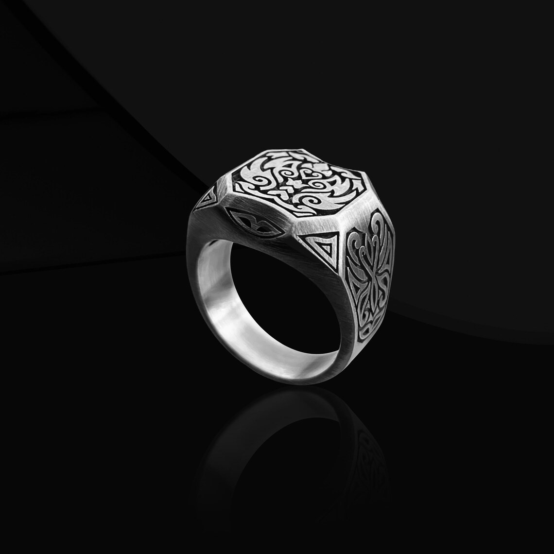 Ornamented Signet Men’s Ring 925 Sterling Silver Oxidized Ring Duty Free