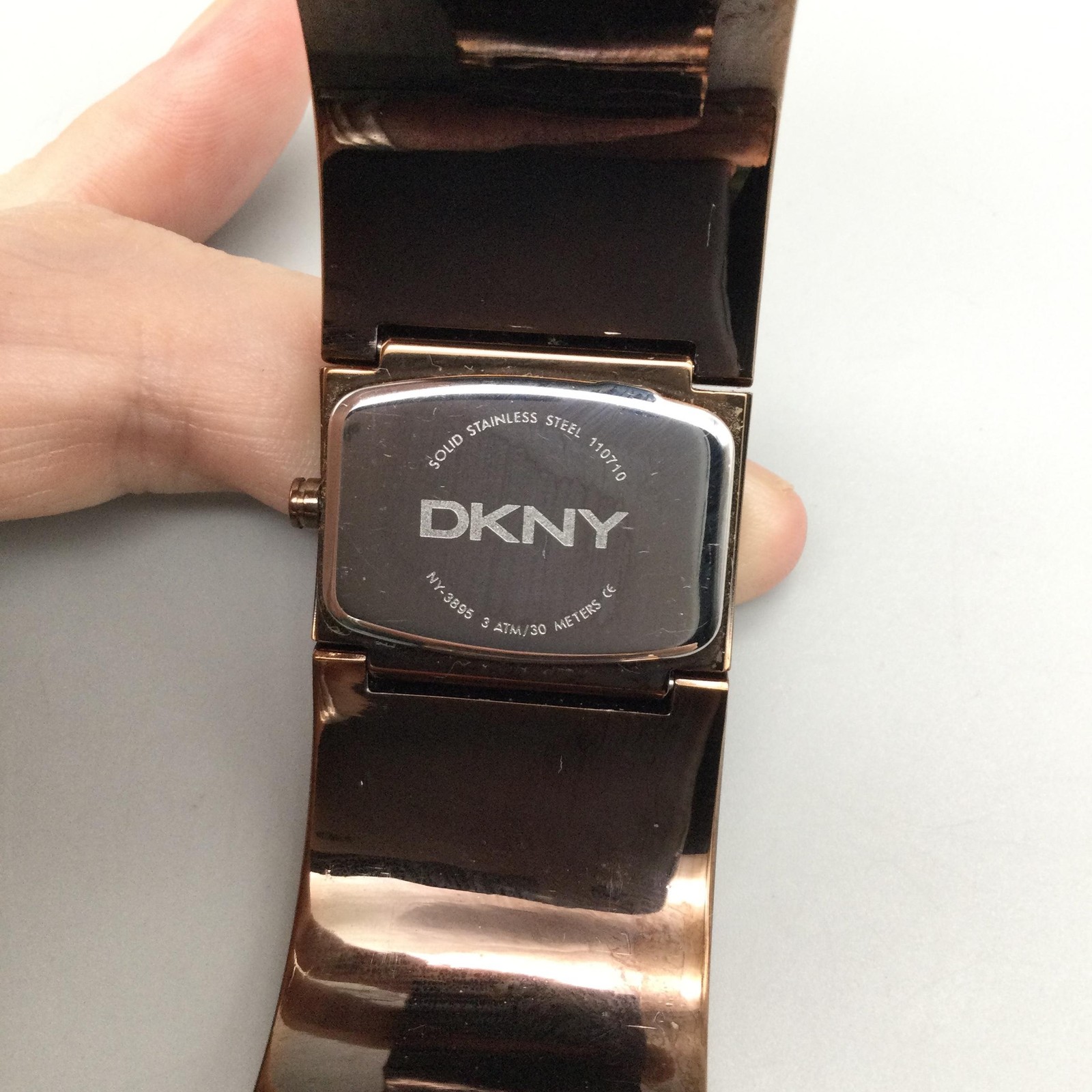 DKNY NY-3885 Womens Watch 28mm Brown Dial Crystals Bangle New Battery 7″