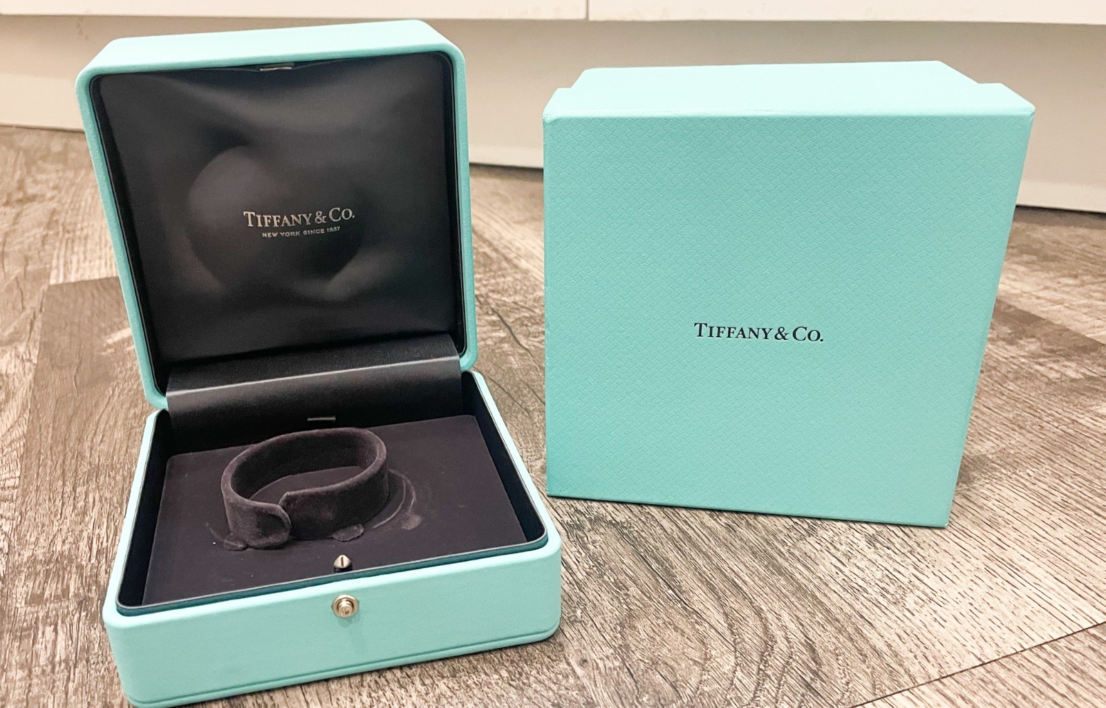 Tiffany & Co Large Blue Leather Bracelet/Watch Presentation Gift Box & Case