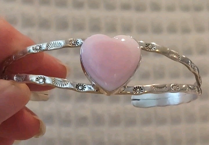 New Sterling Silver & Natural Pink Conch Heart Cuff Bracelet