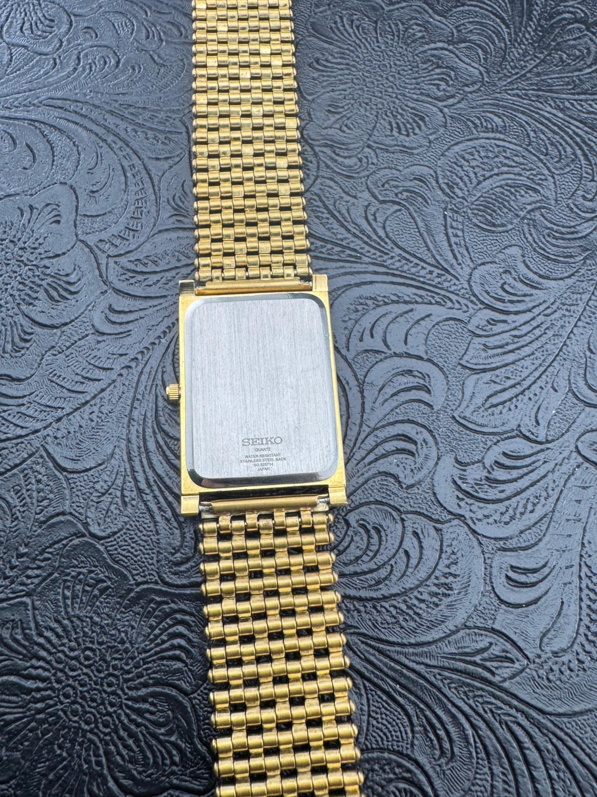 RARE GOLD RED Vintage Seiko Slim Quartz Gentlemen’s Wrist Watch