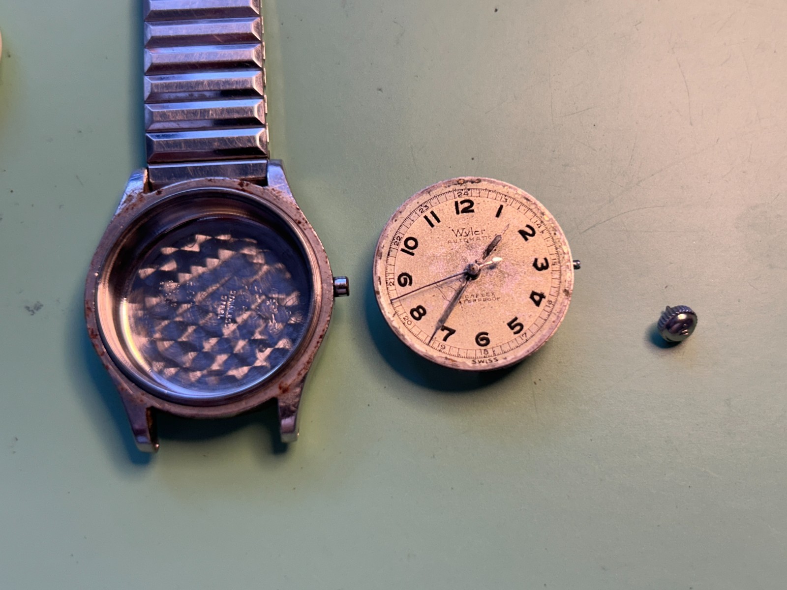 Wyler Bumper Automatic Incaflex Mens Watch, 1940’s, Front Load Case, Runs
