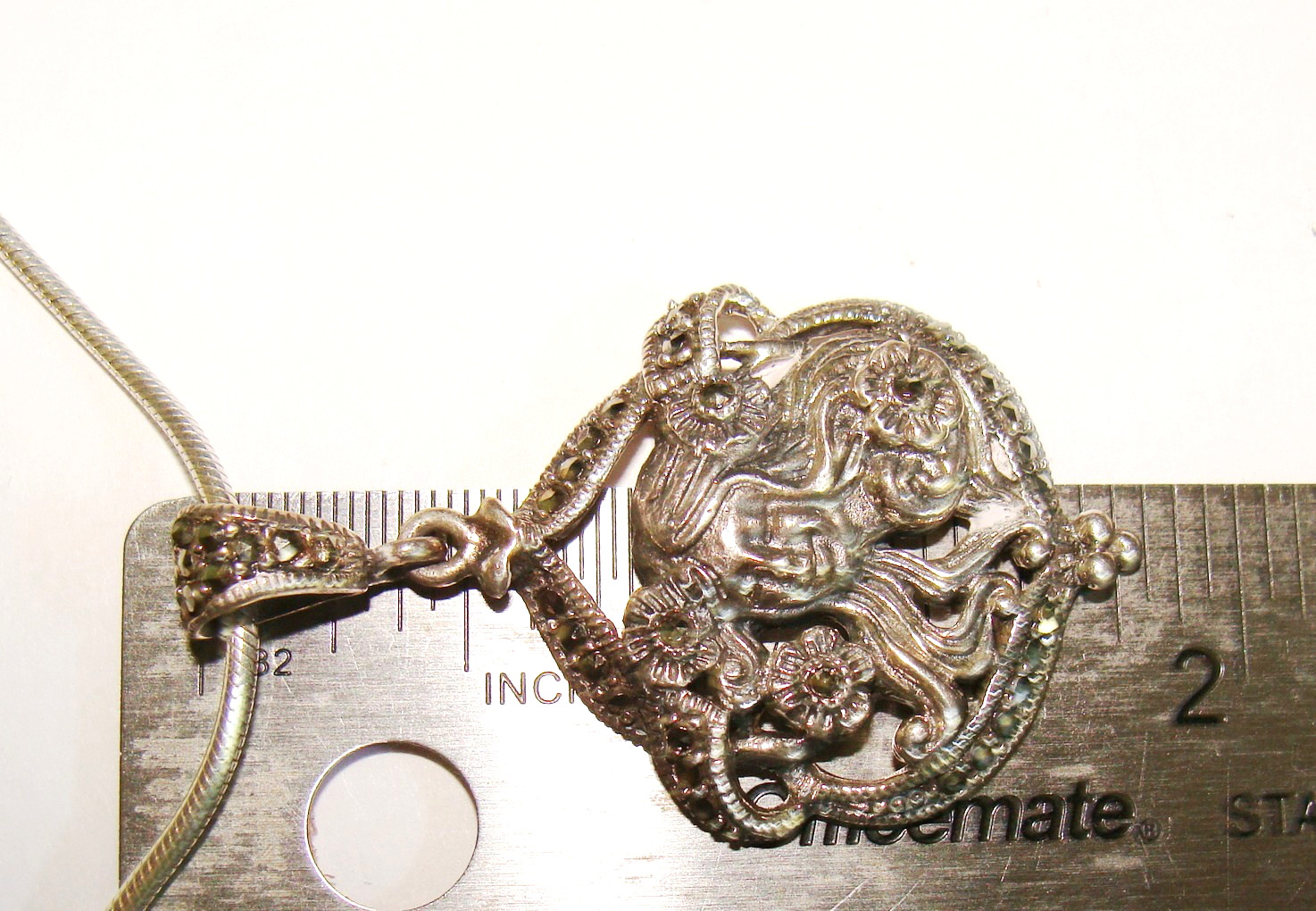Nouveau Style 17.0g Sterling Silver Marcasite Lady Face Pendant & 18″ Necklace