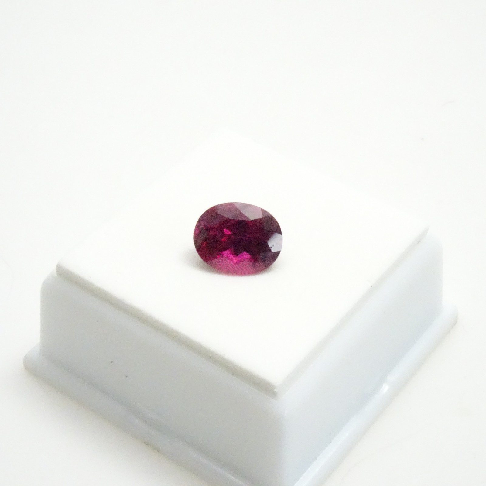 Rubellite Tourmaline Oval – 2.96ct – 10x8mm – Tourmaline Loose Gemstone