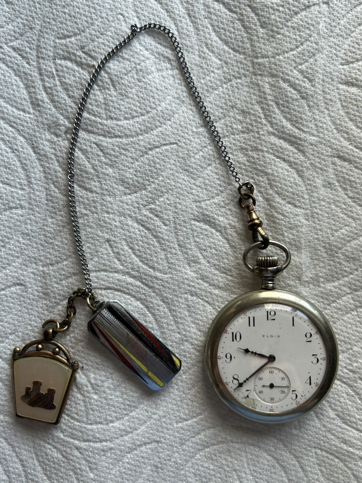Nickle Silver Pocket Watch 1922 Elgin 17j 12s o/f With 9″Chain & 2 Vintage Fobs