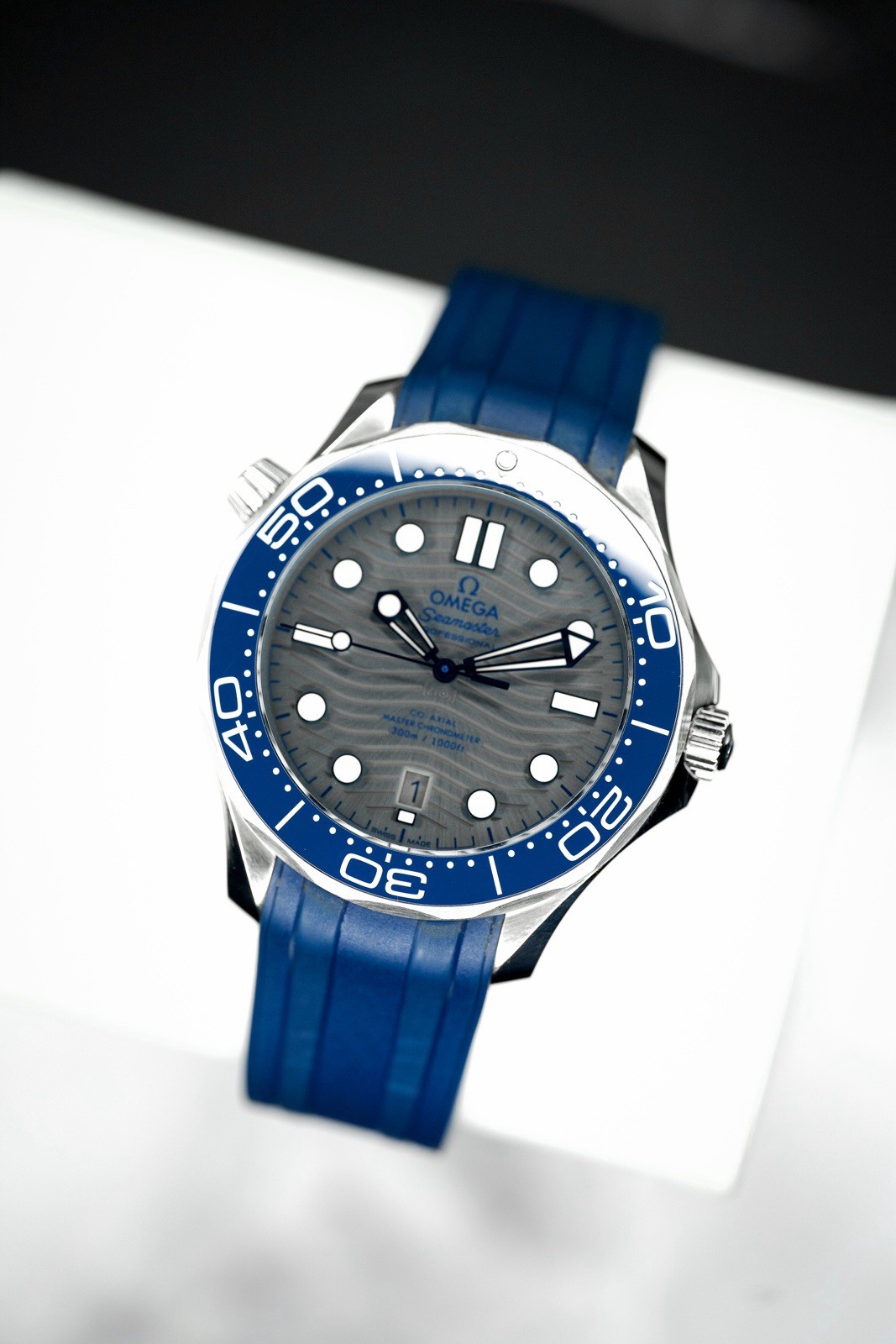 Omega Seamaster Diver 300M 42mm Grey Dial Ceramic Bezel Full Box & Papers