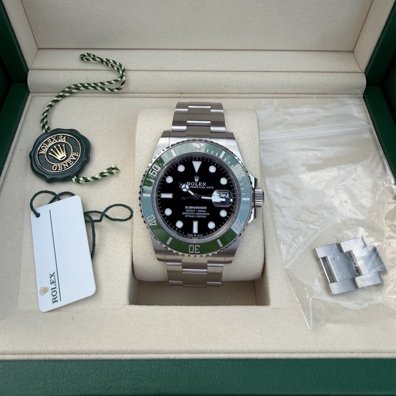 UNW0RN 2025 Rolex Submariner 126610LV Starbucks MK2 41mm Complete Box Papers