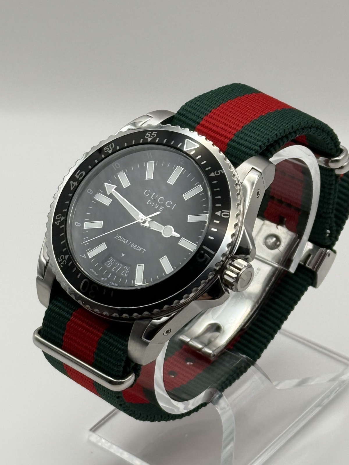 Gucci Dive YA136206 Men’s Watch – Red/Green
