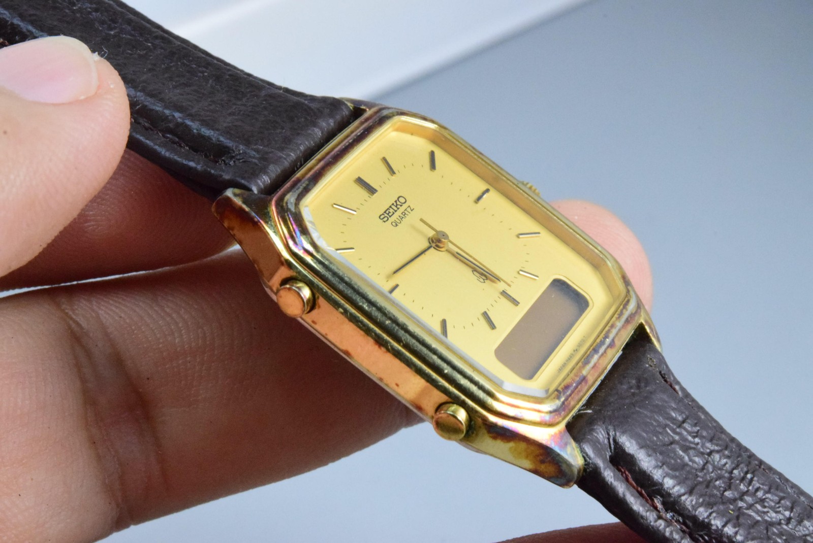 Vintage watch Seiko Gold Plate H449-5070 LCD DIGITAL Men Quartz Octagonal 31mm