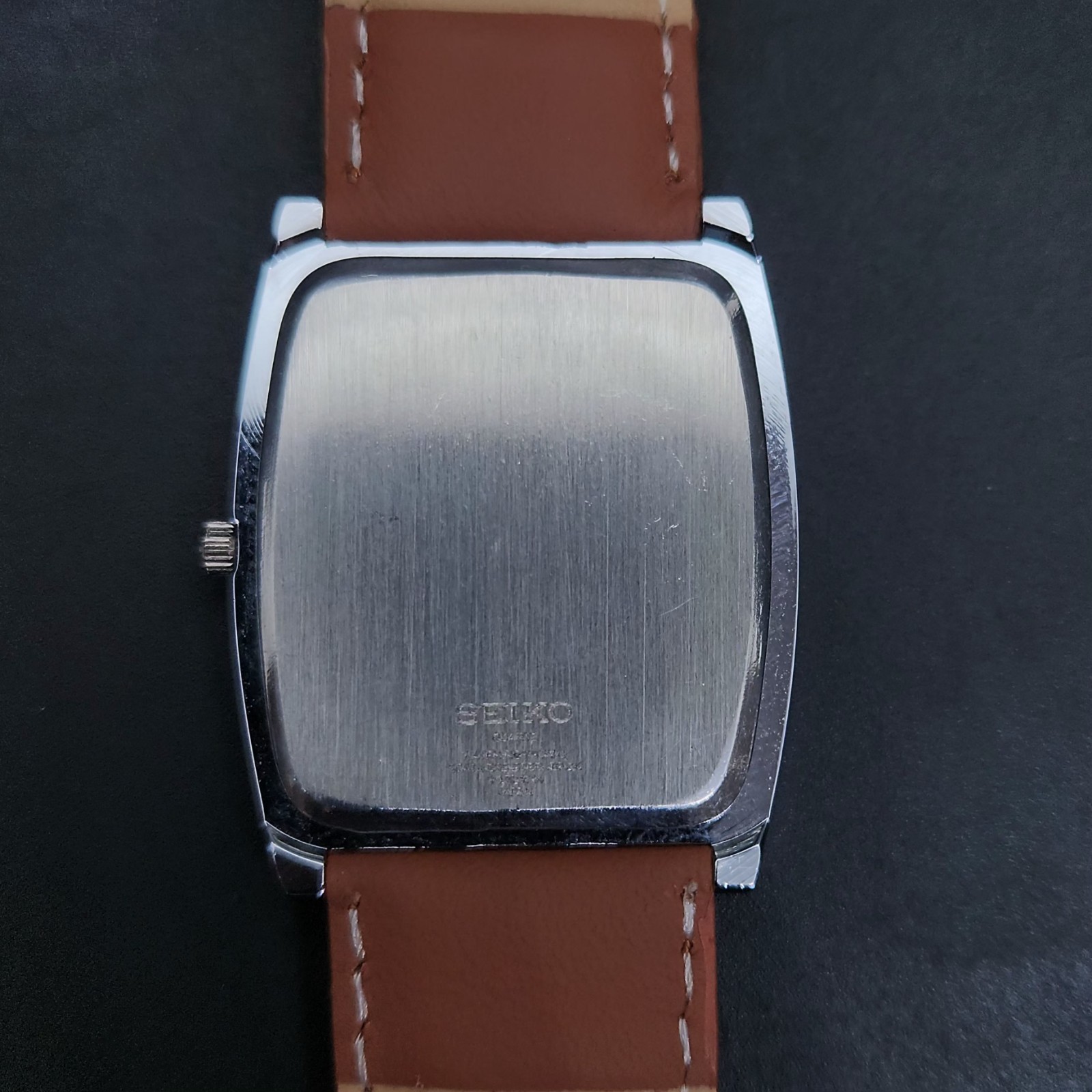 Vintage Seiko Slim Quartz Barrel 30MM Mens Wrist Watch – Comes With New Battery