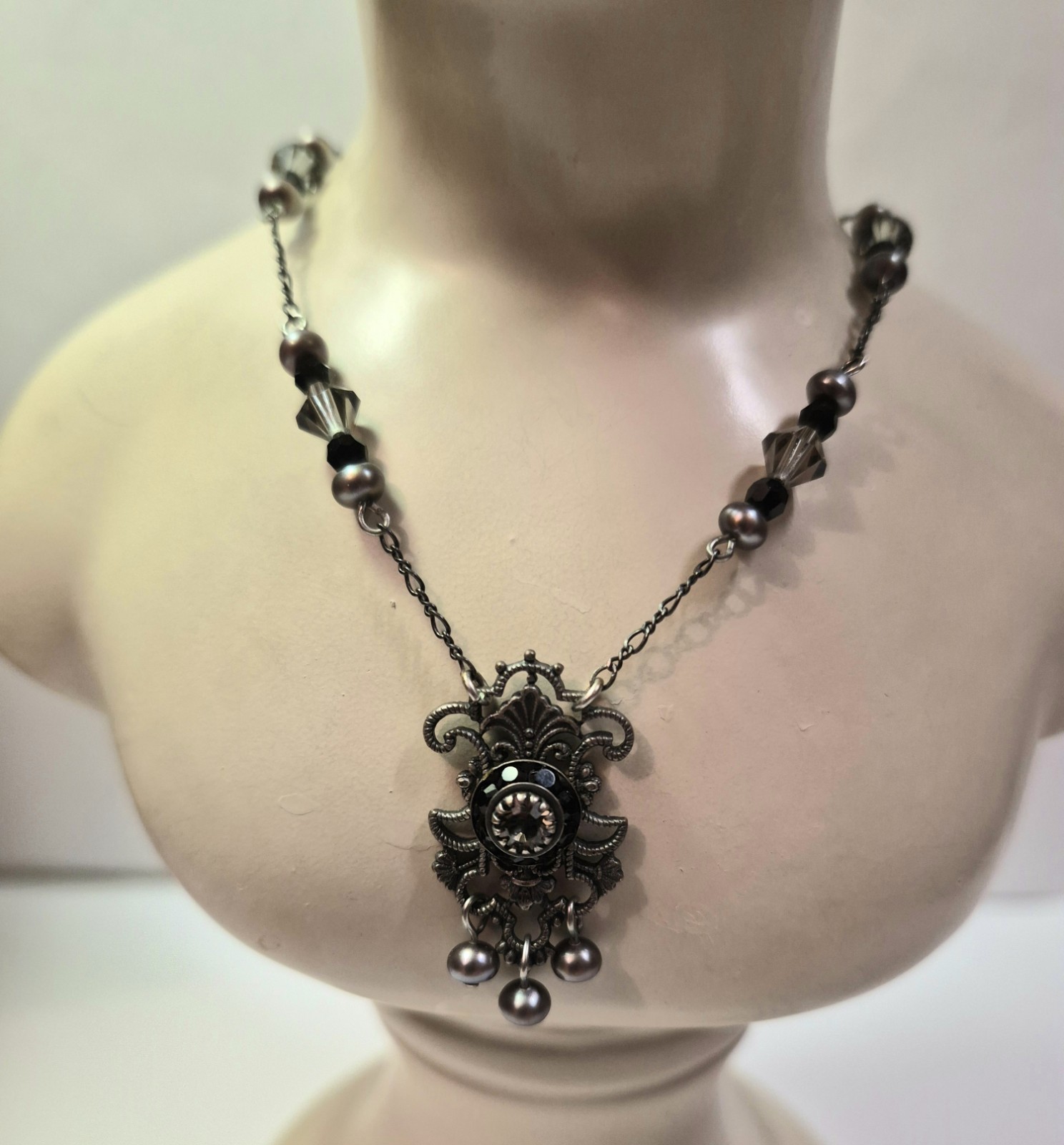 Vintage LIZ PALACIOS Necklace Dainty Crystal Pearl Black & Grey Delicate Signed