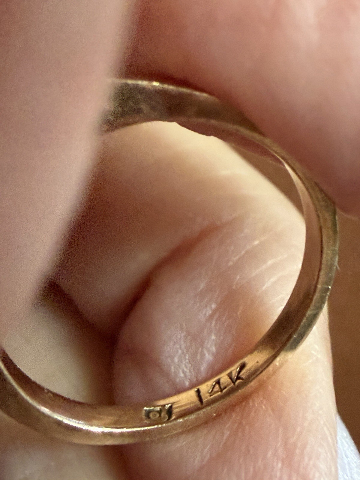 Vintage 14k Opal Ring Surrounded By Gold Leaves