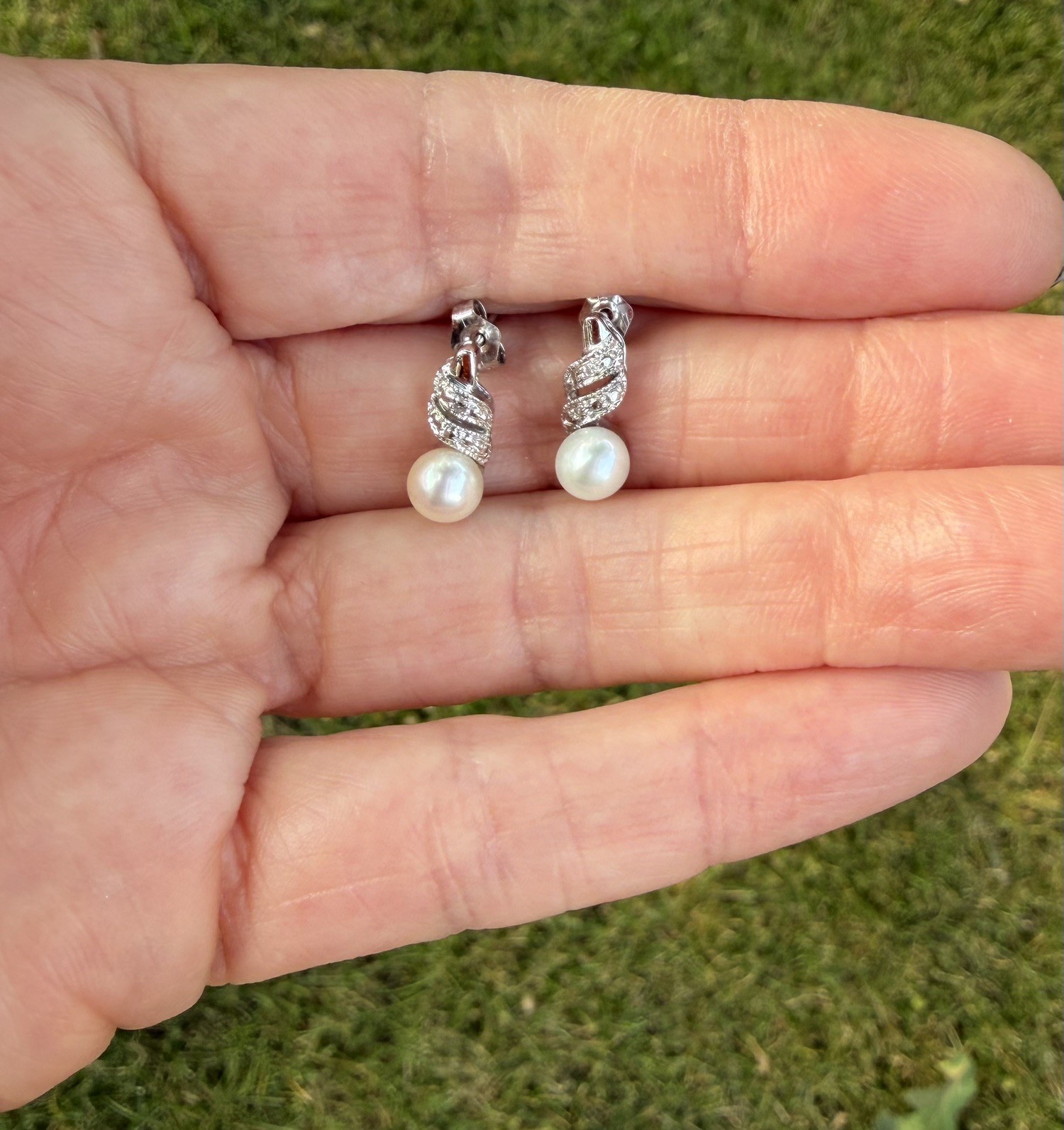 10k White Gold Diamond Freshwater Pearl Drop Dangle Earrings NIB w/Cert of Value