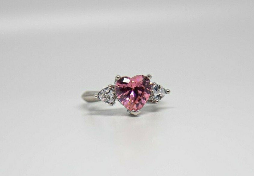 New Avon Fancy Shape PINK HEART CZ Cocktail Love RING – Sz 5, 6, 7, 8, 9, 10, 11