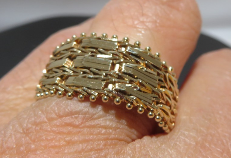 14K YG LADIES BOLA LINK RING SZ 9.5 10.70 MM WIDE 4.40 grams (AI-2921)