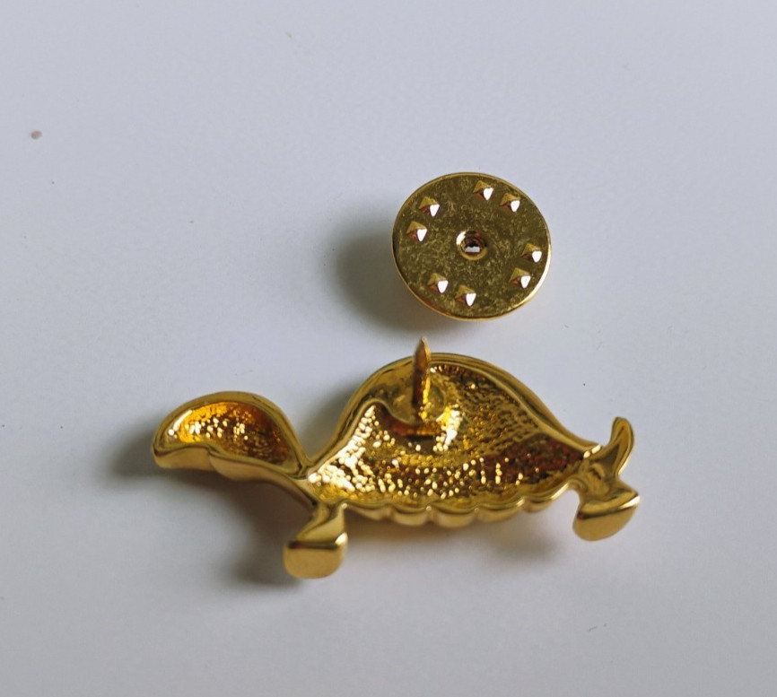 Vintage Cute Turtle Brooch Pin Gold Tone Green Eye Rhinestone small Jewelry