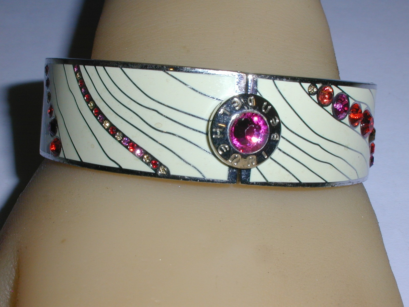 HENRI BENDEL WIDE CREAM ENAMEL- SILVER METAL HINGED CUFF BRACELET W/ STONES 7.5!