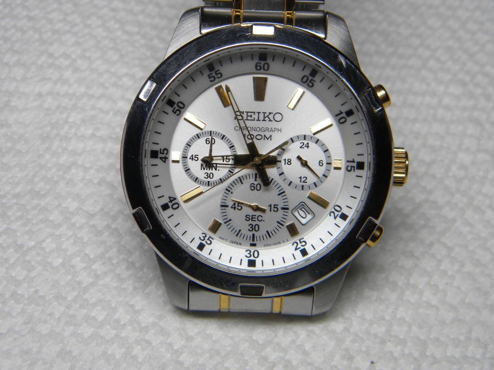 Seiko Chronograph 100M 4T53-00C0 with White Dial Very Short Band is Running