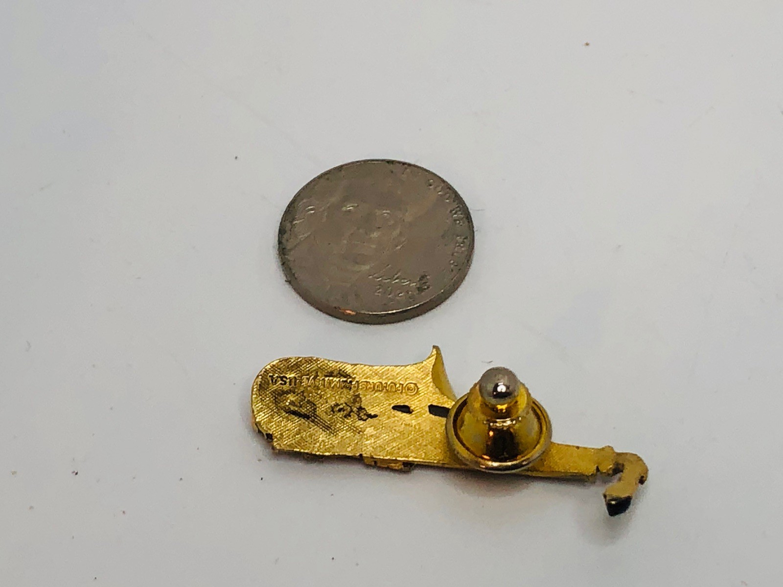 Vintage Future primitive, detailed ￼gold tone saxophone Lapel pin￼ 1.5″