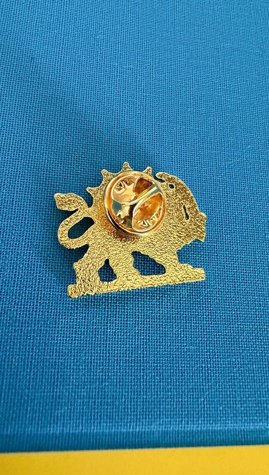 vintage mixed lot lapel pins CROWN QUEEN KING IRAN MAP ست تاج و نقشه ایران پهلوی