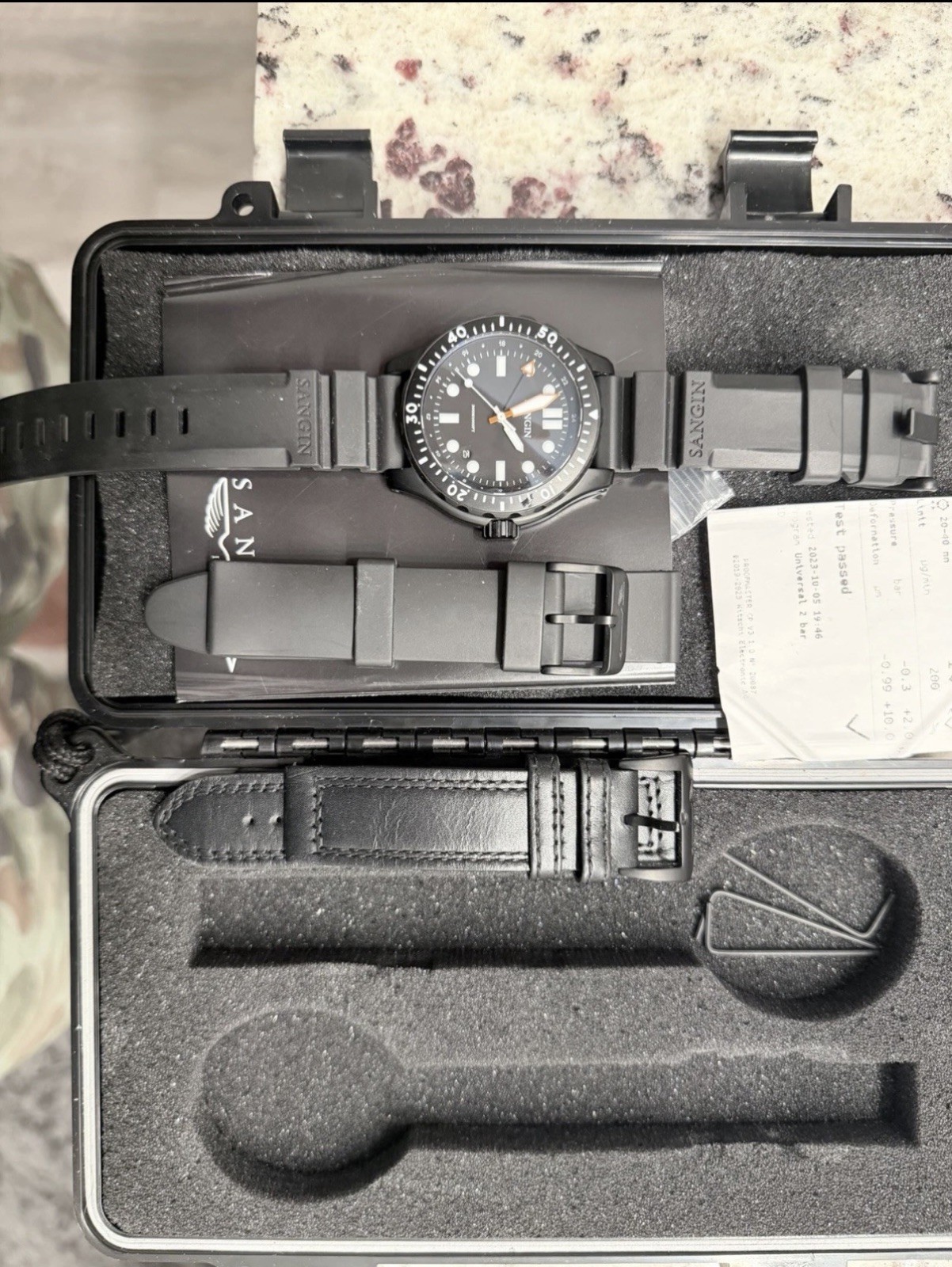 Sangin Instruments Professional DLC Matte Divers bezel with straps