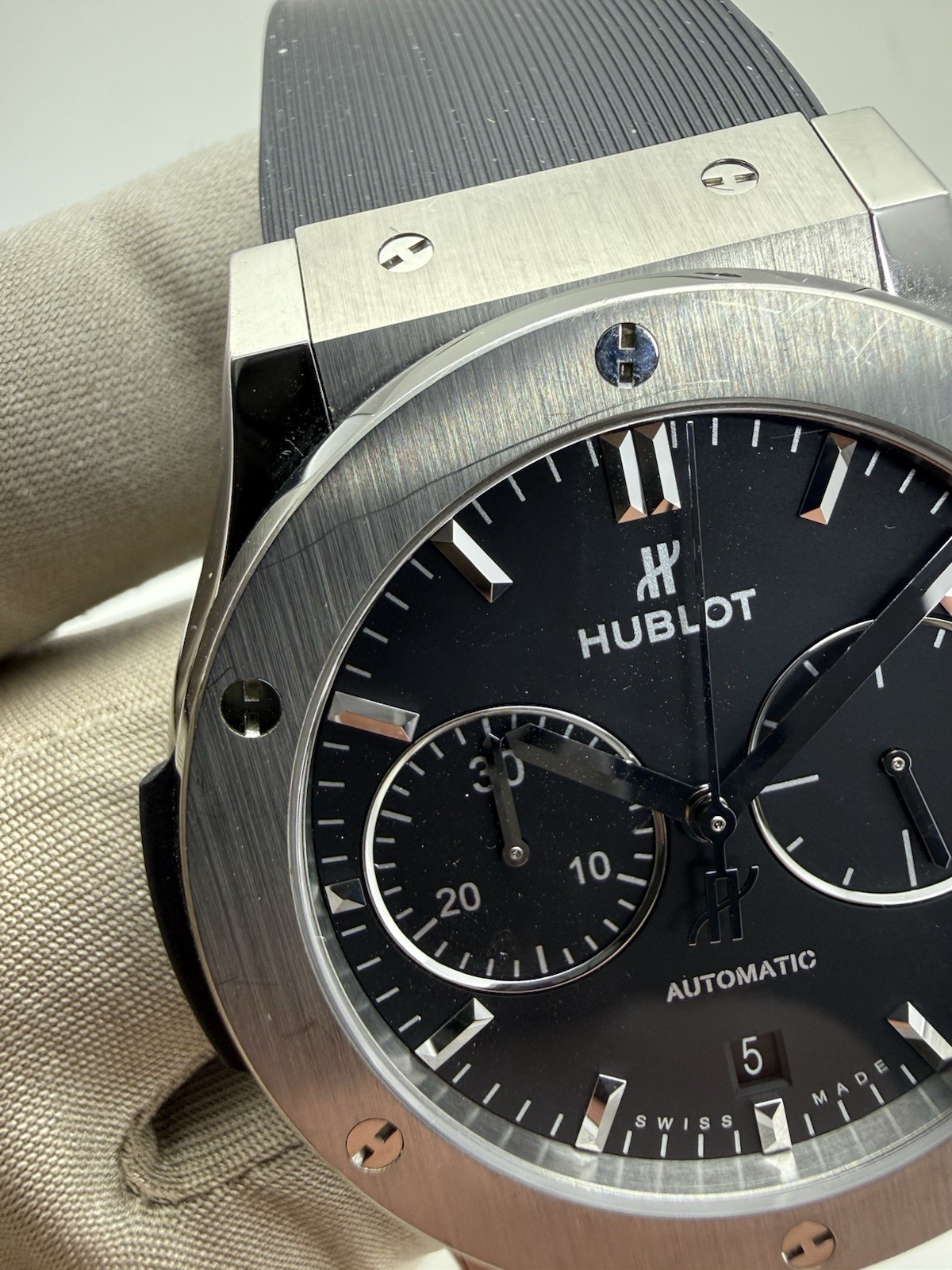 Hublot Classic Fusion Chronograph Auto Titanium Rubber Watch 521.NX.1171.RX B+P