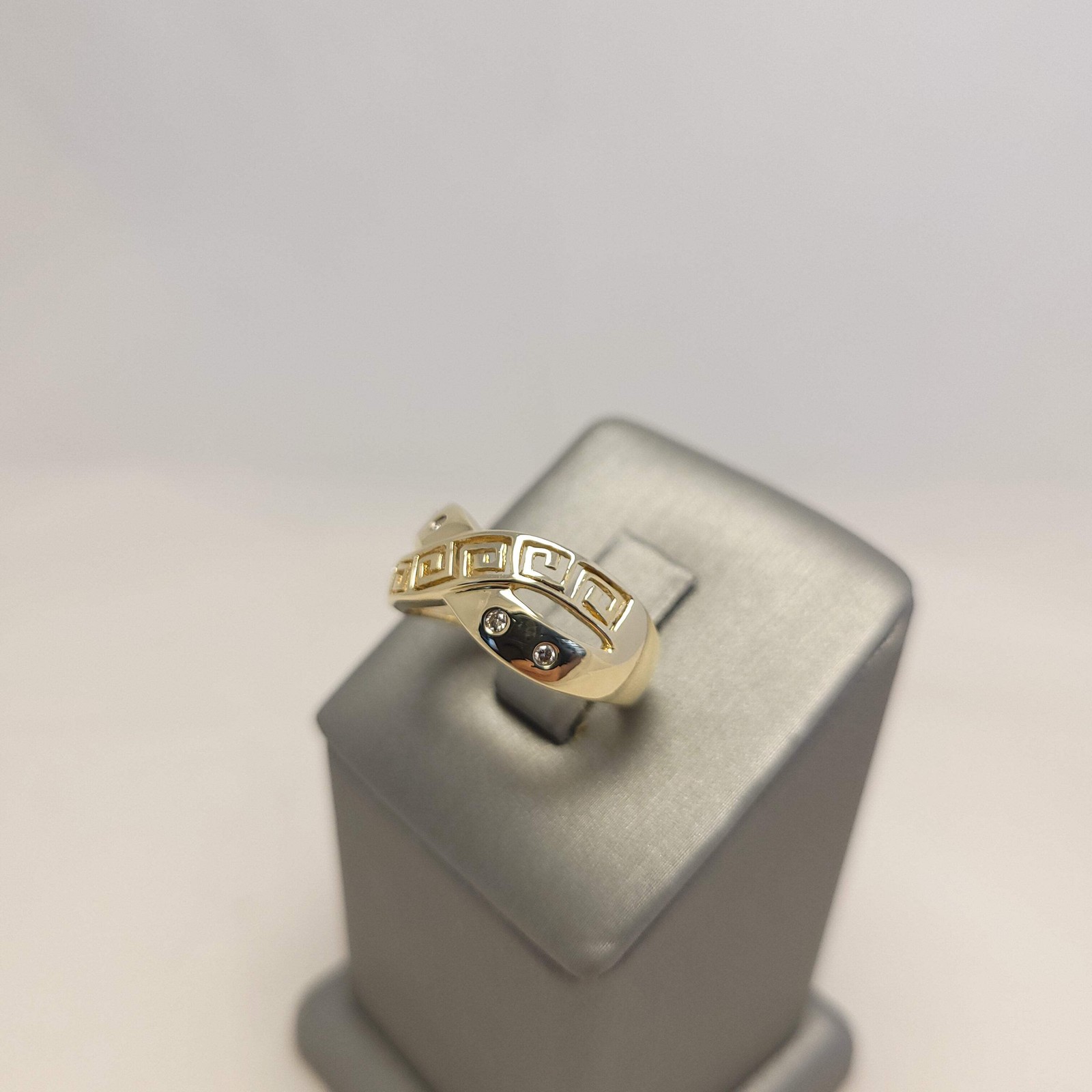 14K YG Greek Key Ring