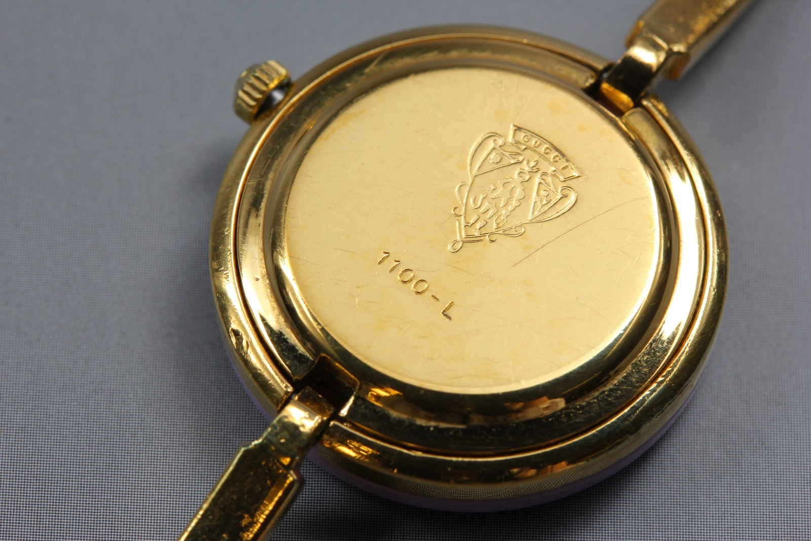 [Near MINT] Gucci Change Bezel 1100-L Gold White Dial 26mm Quartz Women’s Watch