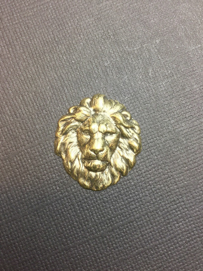 45053 – 2 Pc Medium Lion Head Finding Stamping Brass Ox