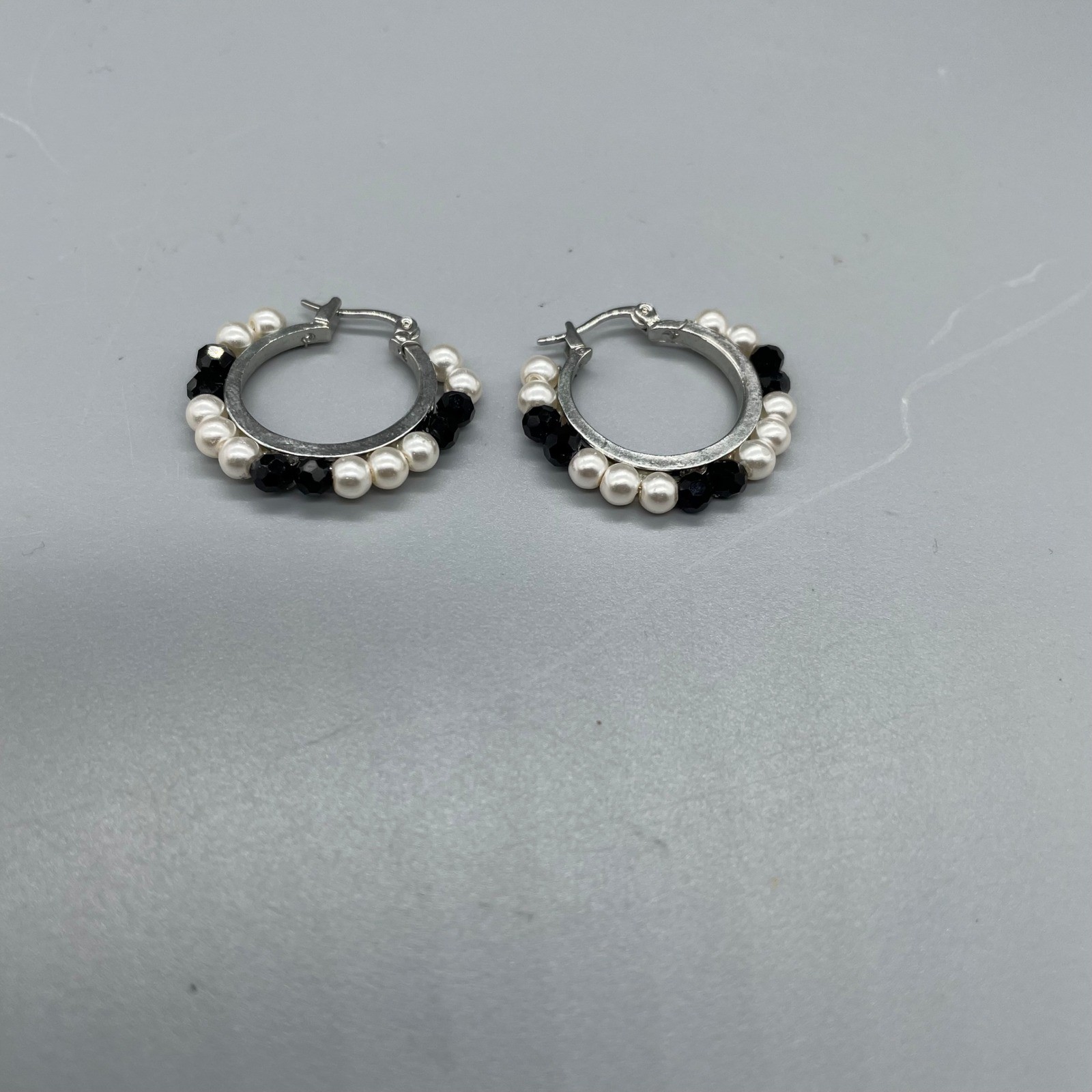 Silver Tone Faux Pearl and Black Beaded Hoop Earrings Latch Back 1 Inch