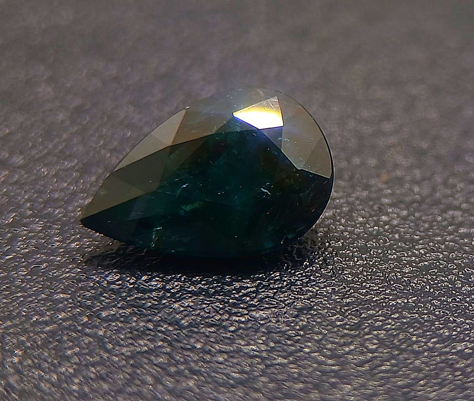 AUSTRALIAN OCEAN DEEP NAVY BLUE-Green SAPPHIRE 1.36ct Pear Tasmanian Plant Insid