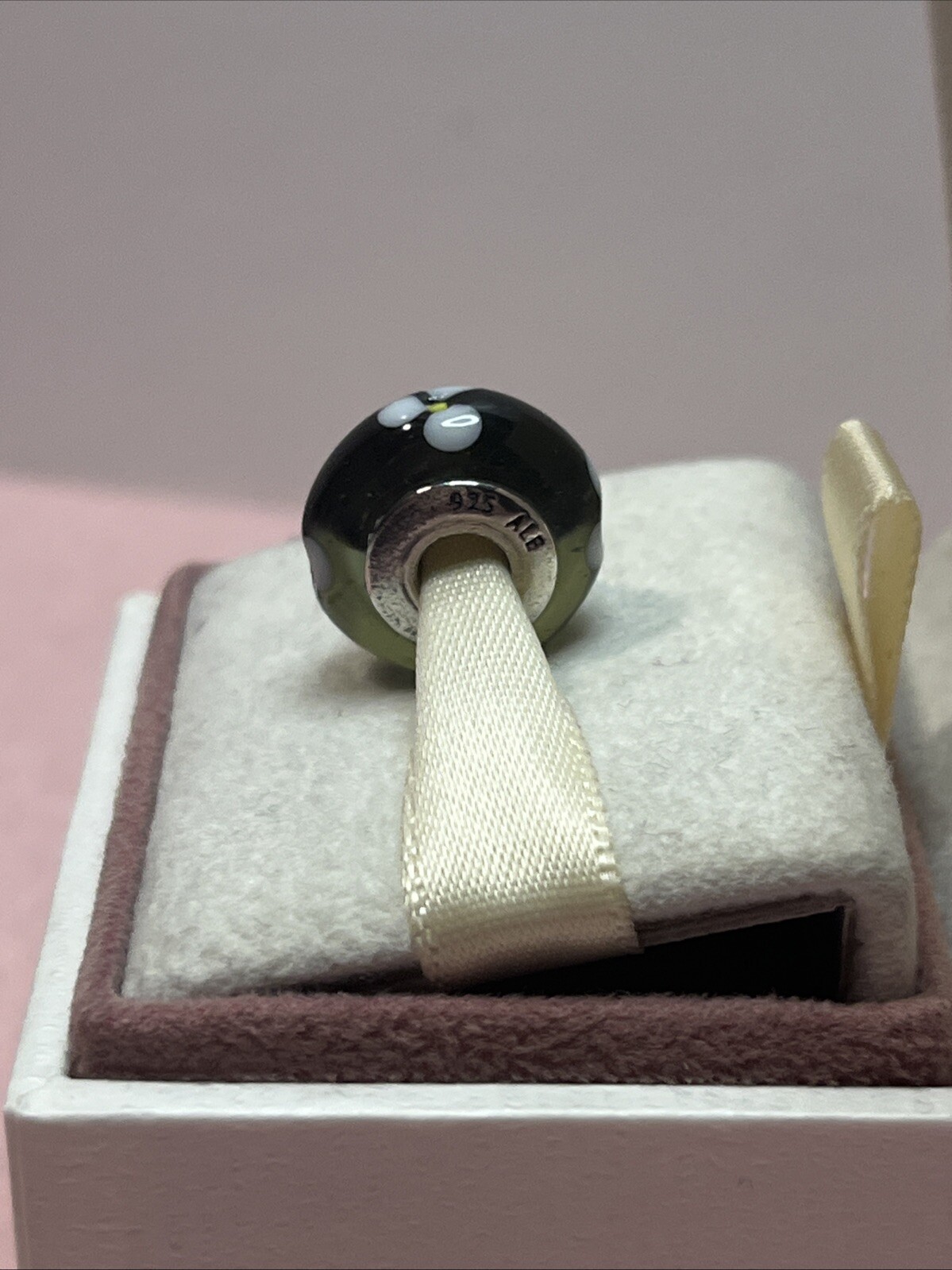 183A NWOT AUTH PANDORA SS BLACK FLOWERS MURANO GLASS CHARM #790604 RETIRED!