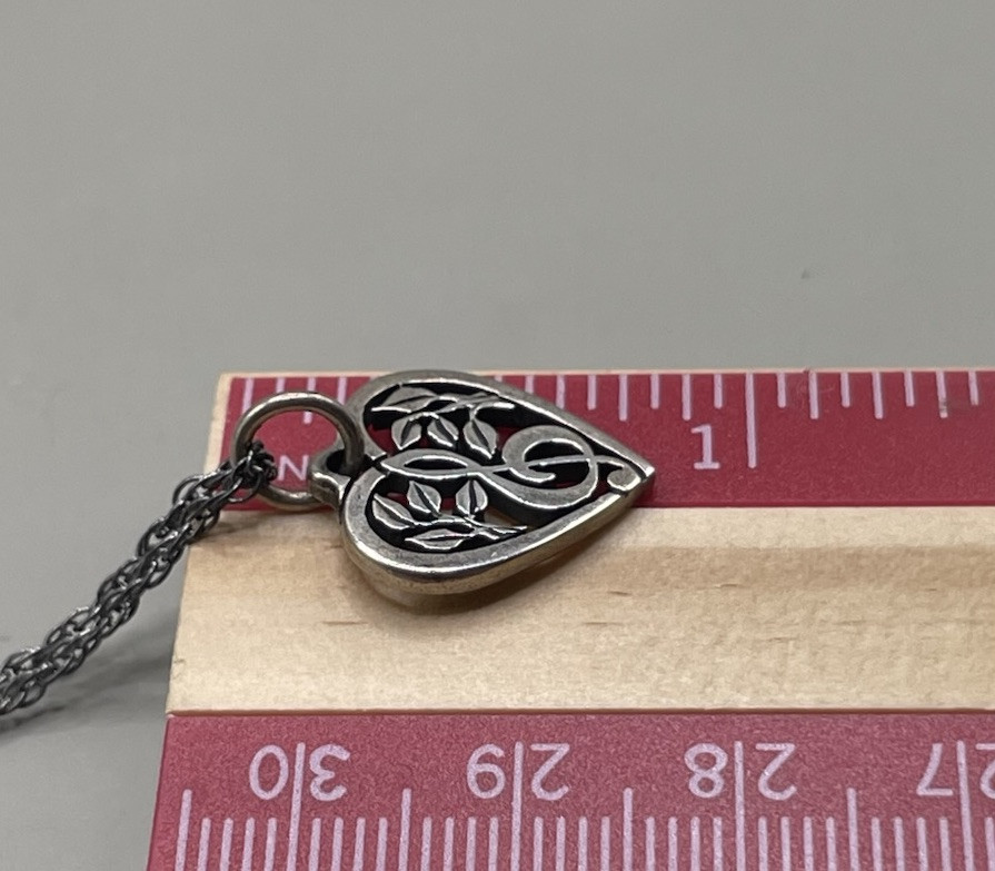 James Avery Women’s Pendant Necklace Sterling Silver 925 Treble Clef Music Heart