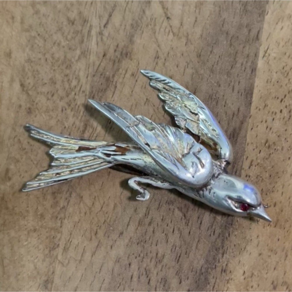 Sterling Silver Raven Bird Brooch Pin. Birds Theme Flying Swallow Style