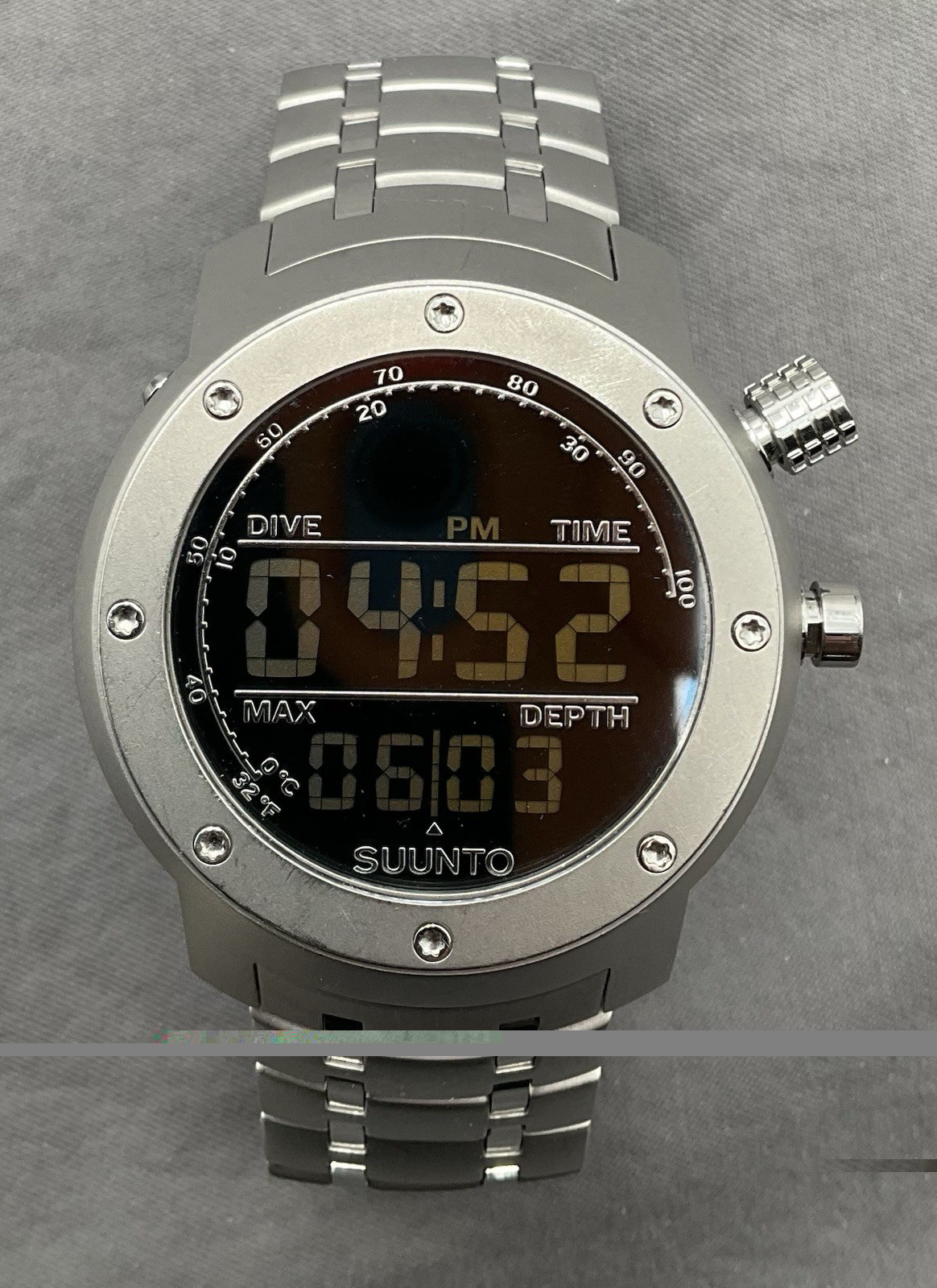 Suunto Elementum Aqua Men’s Dive Watch Steel Band New Battery Working Excellent