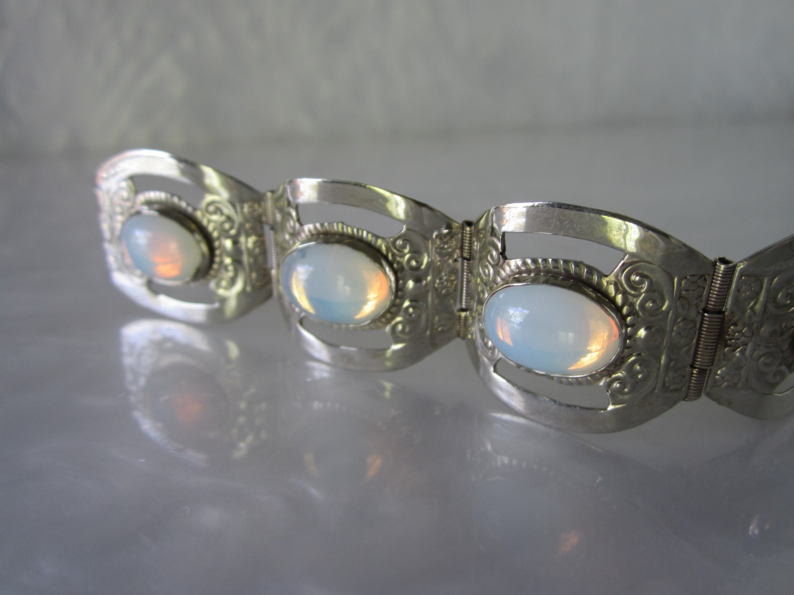 VTG 1960’s TAXCO MEXICO SOLID STERLING SILVER FAUX OPAL / WHITE OPALITE BRACELET