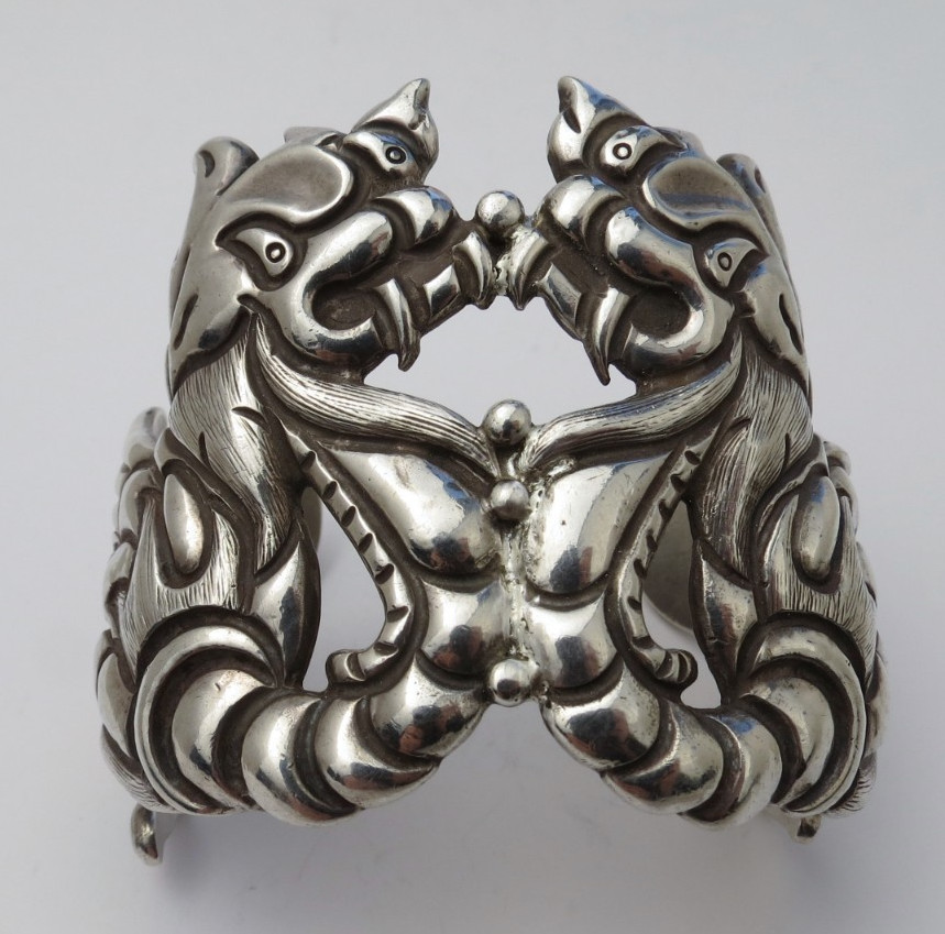 Los Castillo # 291 sterling silver cuff bracelet double dragon griffin Mexican
