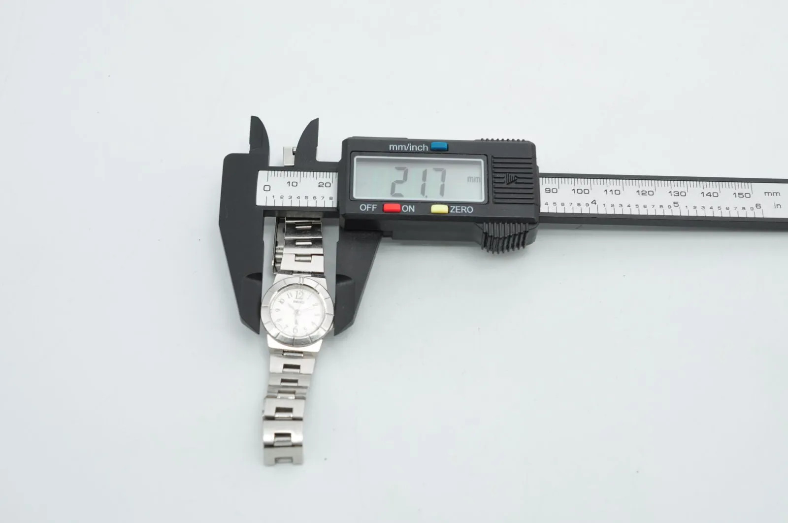 SEIKO Lukia 1F01-0L90 Quartz Watch, Women’s, Working Condition