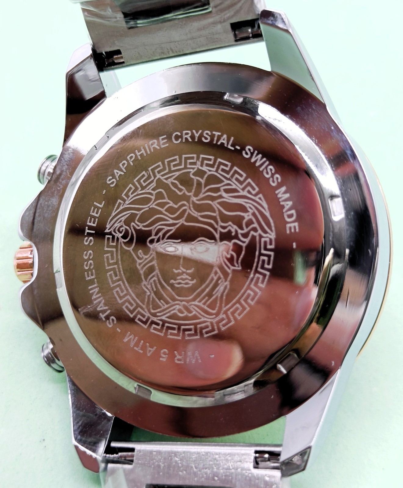 Amazing Versace Chronograph Date Indicator Quartz Analog Men’s Wrist Watch