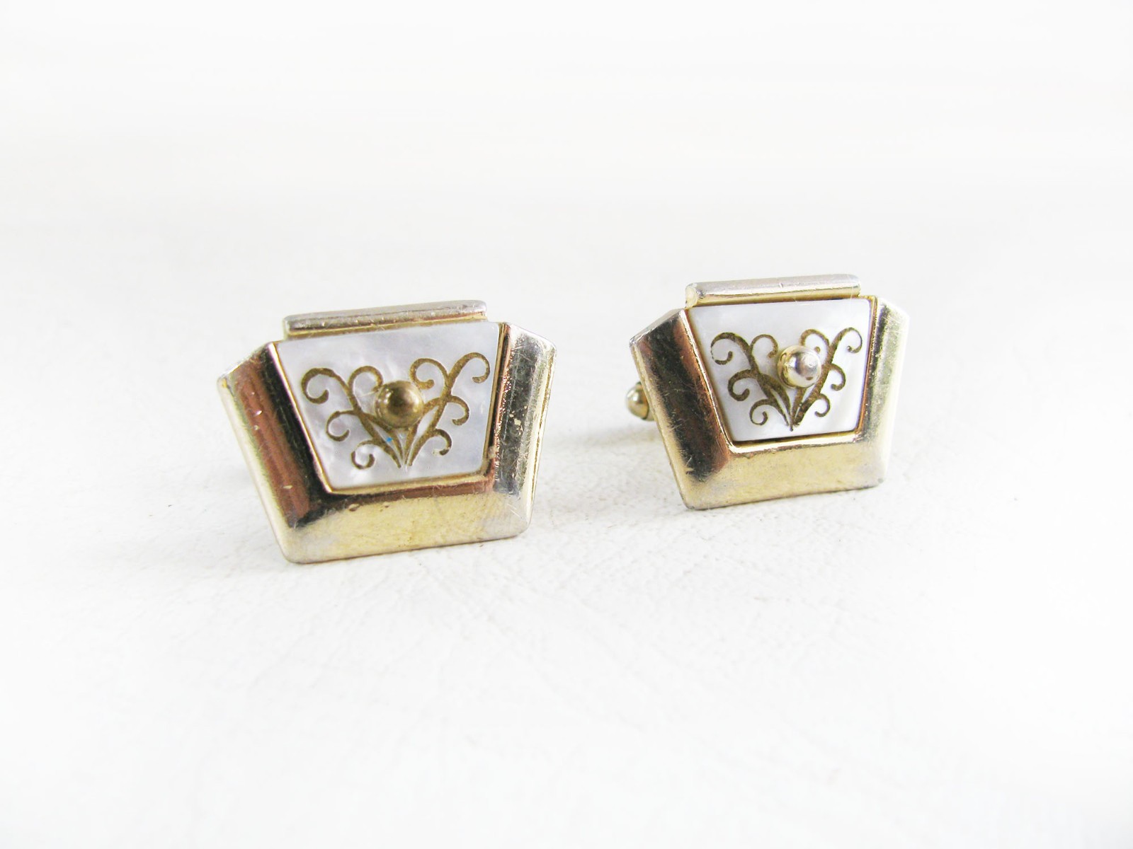 Extravagant Vintage Anson Mid Century MCM Mother Of Pearl Cufflinks