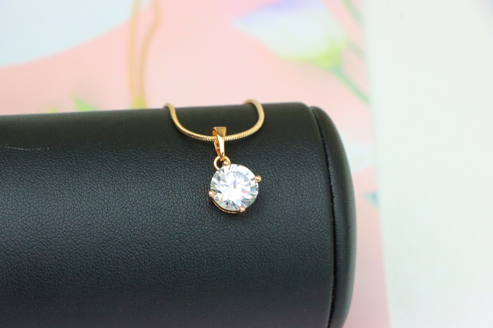 Elegant Round White Pendant in Gold Plated Brass for Women, XPPT1666