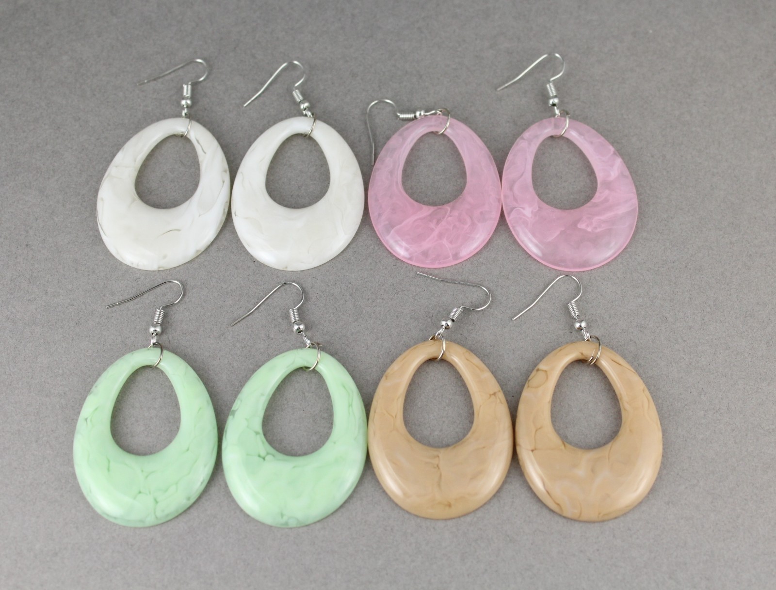 White teardrop earrings lightweight dangle marbled oval outline 2.5″ long