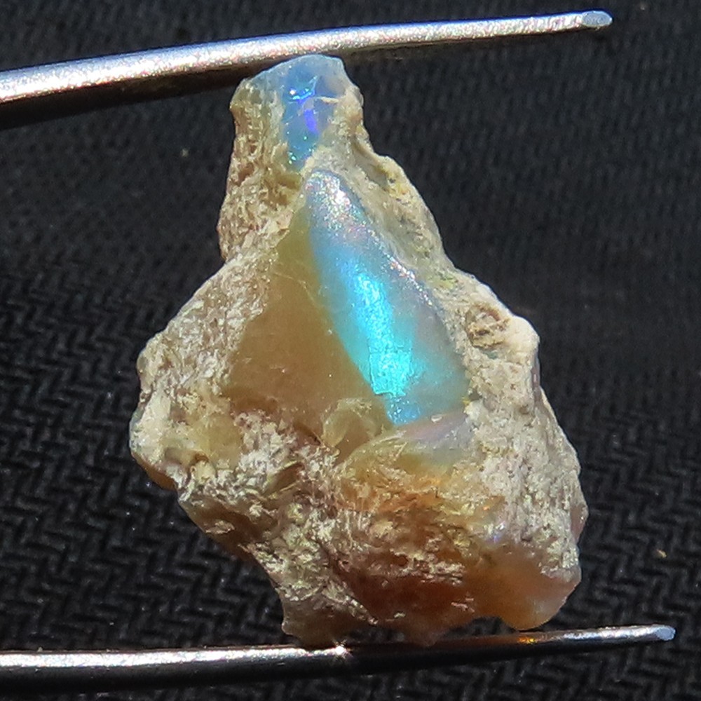 natural stunning fire ETHIOPIAN OPAL ROUGH specimen 13.45 Cts. (13x23x12 mm) w45