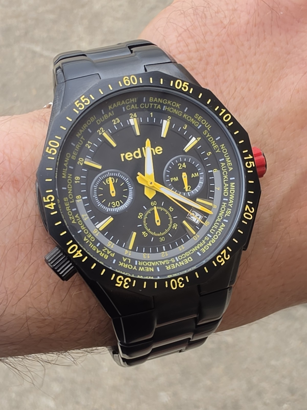 Red Line Men’s Chronograph Black Dial Yellow Accents Nice Watch! New Battery