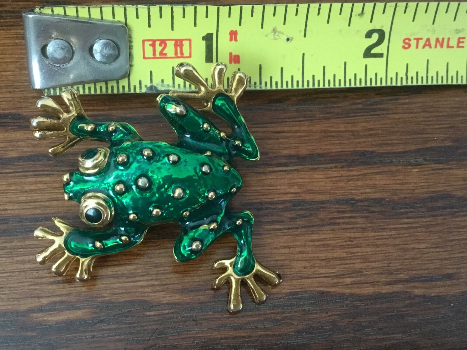 Frog Bracelet & Pin Set Gold Tone Emerald Green Enamel Fold Over Clasp