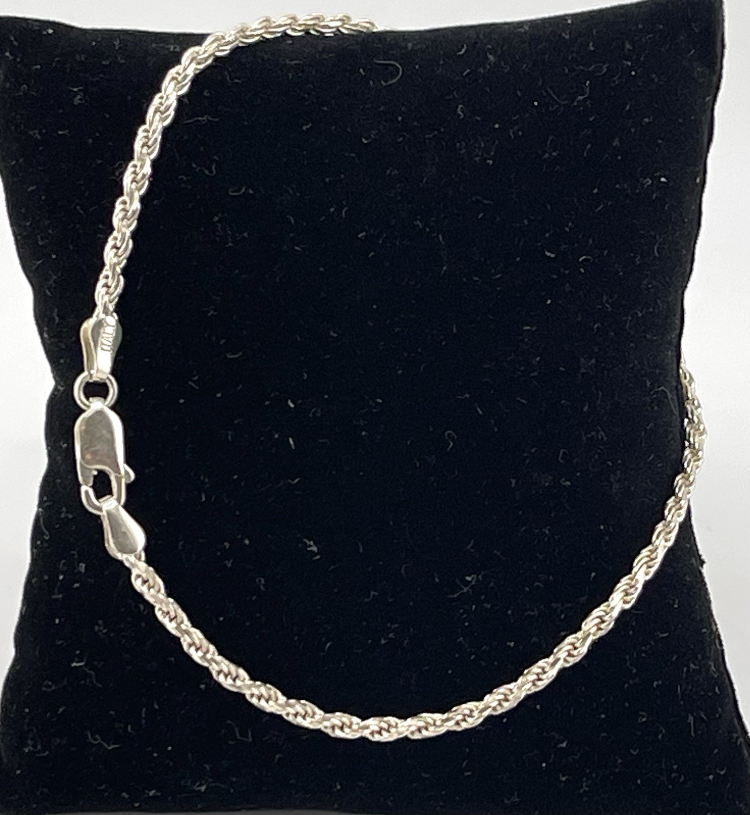ITALIAN 925 Sterling Silver 9” rope Bracelet. Weight 5 Grams lobster Clasp