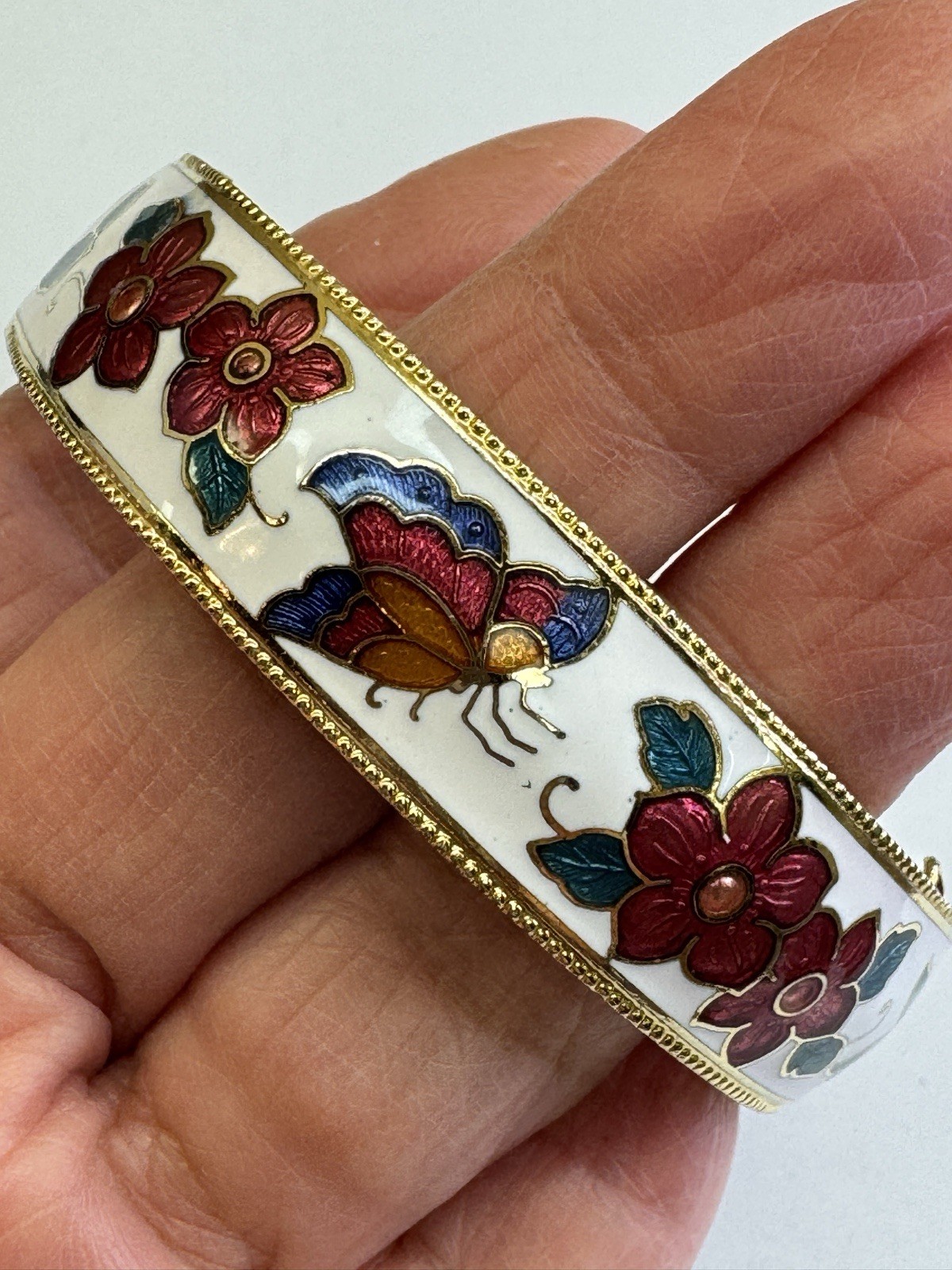 Cloisonné Bracelet with A Snap Closure Missing Safety Chain Gold Tone