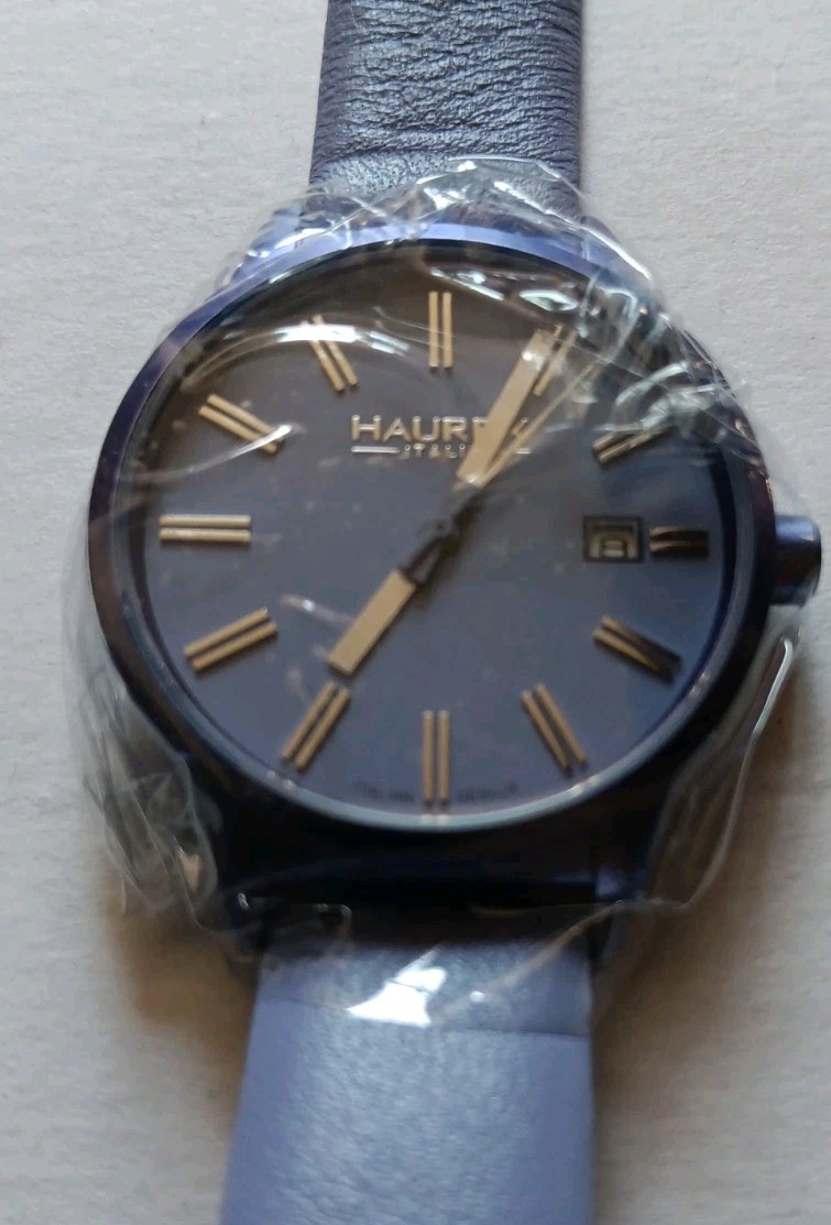 NWT Haurex Italy Women’s Lavender Quartz Watch Leather Strap Day
